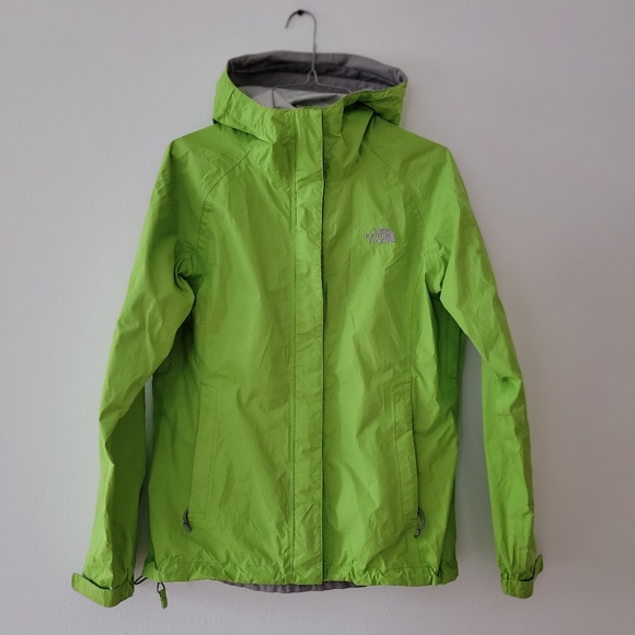 The North Face Jackets & Blazers - The north face women's windbreaker waterproof color green size S